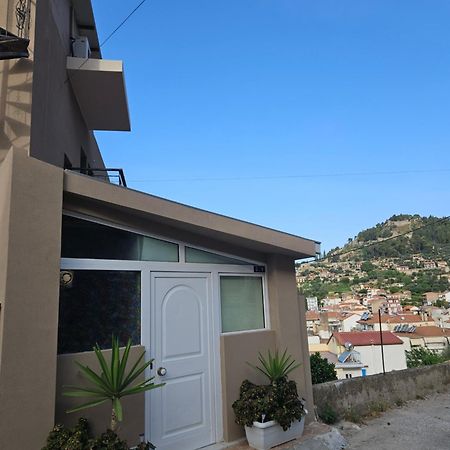 Με Θέα Το Κάστρο Apartman Návpaktosz Kültér fotó